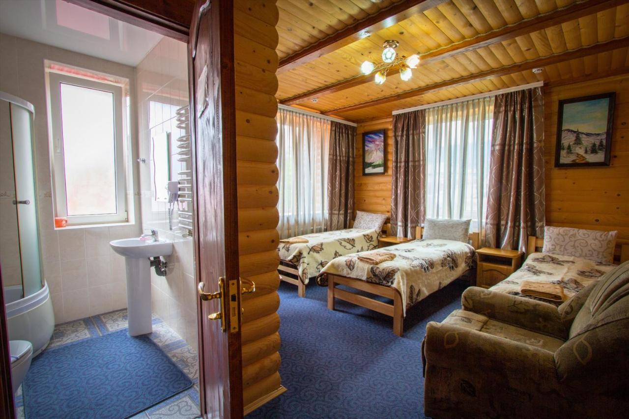 У Мар'Яни І Назара Hotel Yaremche Ngoại thất bức ảnh
