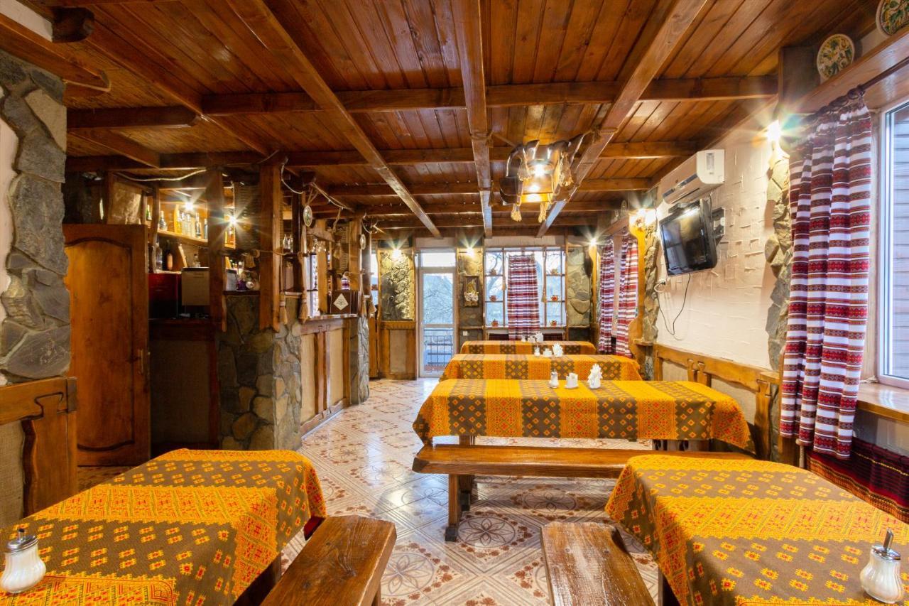 У Мар'Яни І Назара Hotel Yaremche Ngoại thất bức ảnh