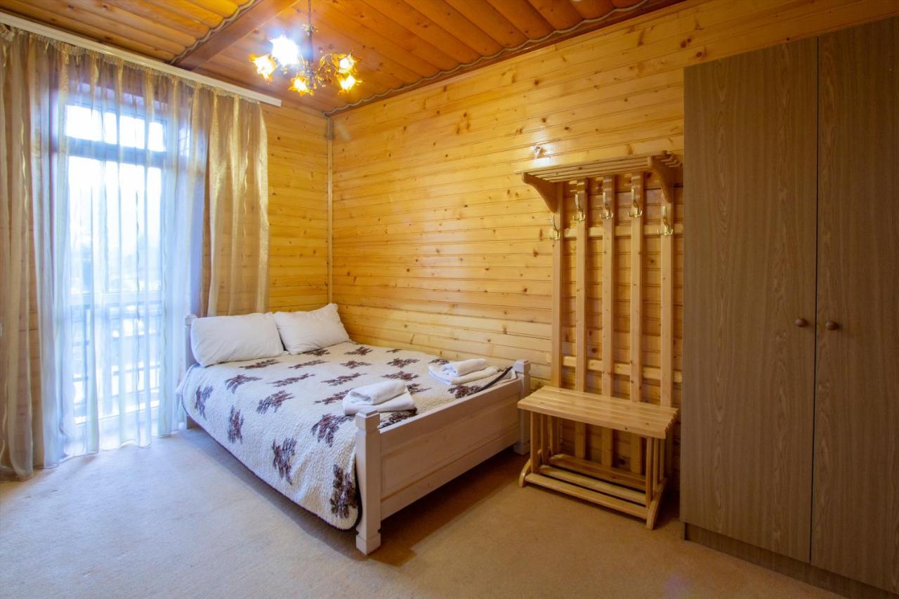 У Мар'Яни І Назара Hotel Yaremche Ngoại thất bức ảnh