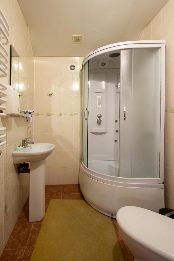 У Мар'Яни І Назара Hotel Yaremche Ngoại thất bức ảnh