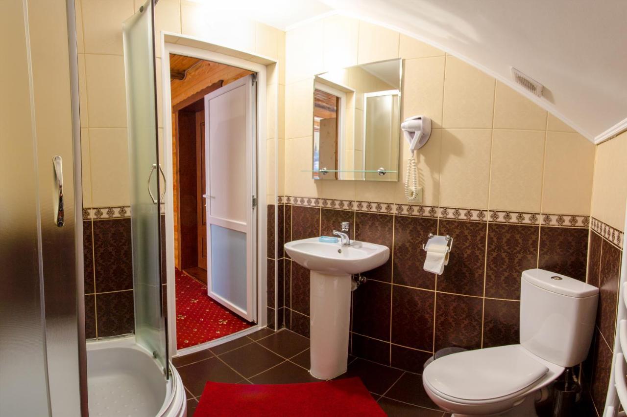 У Мар'Яни І Назара Hotel Yaremche Ngoại thất bức ảnh