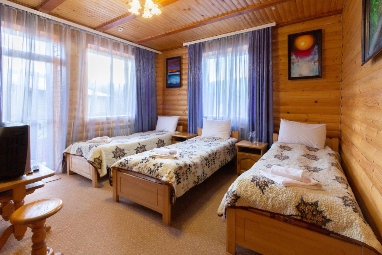 У Мар'Яни І Назара Hotel Yaremche Ngoại thất bức ảnh