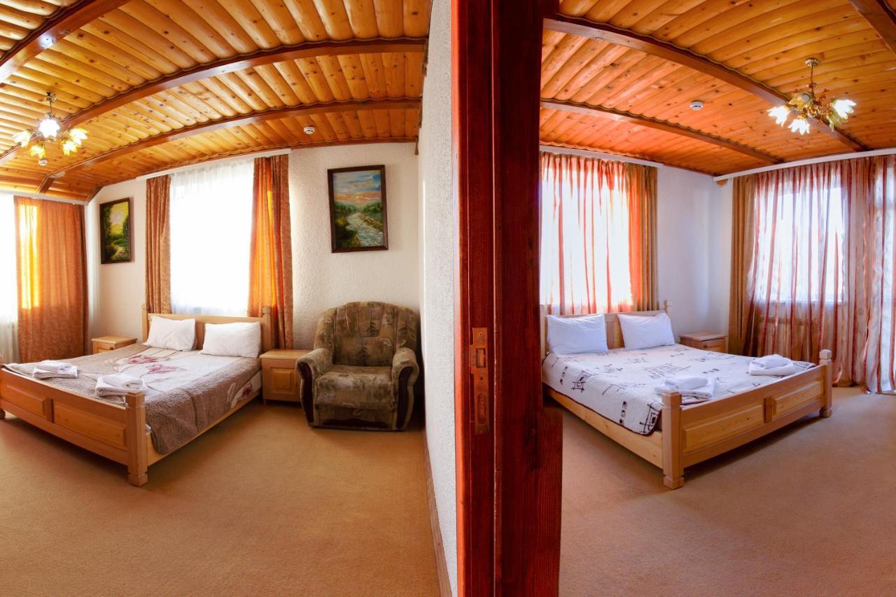 У Мар'Яни І Назара Hotel Yaremche Ngoại thất bức ảnh