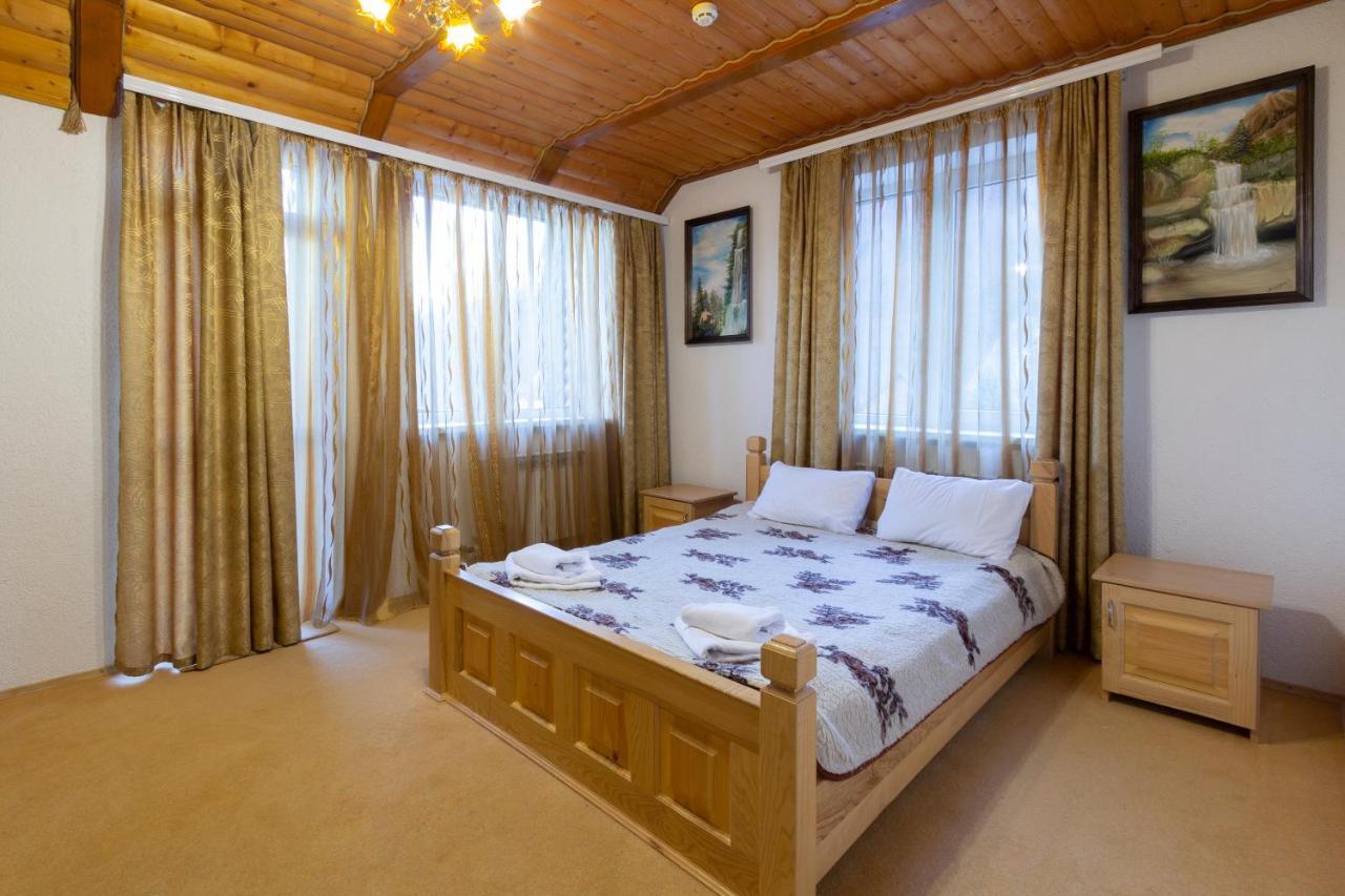 У Мар'Яни І Назара Hotel Yaremche Ngoại thất bức ảnh