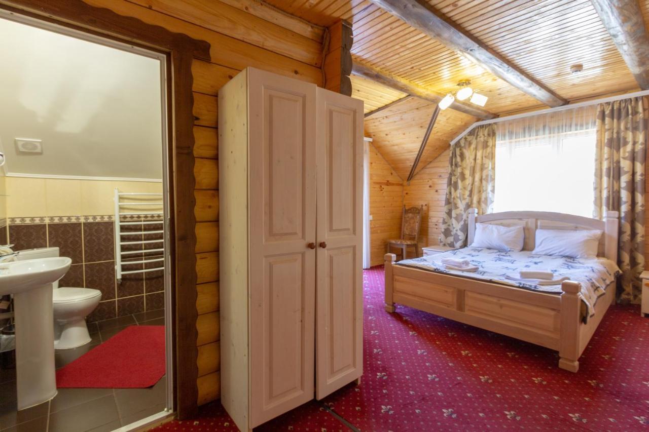 У Мар'Яни І Назара Hotel Yaremche Ngoại thất bức ảnh