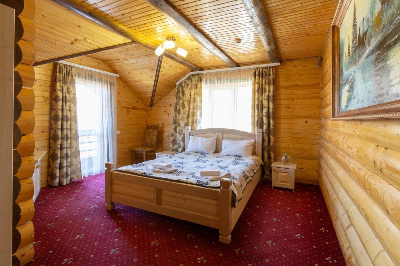 У Мар'Яни І Назара Hotel Yaremche Ngoại thất bức ảnh