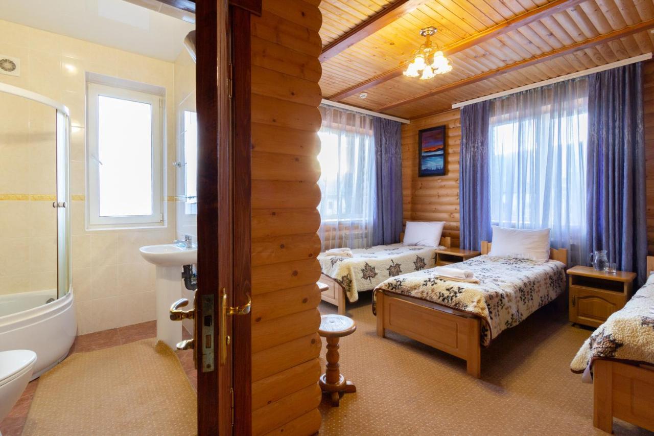 У Мар'Яни І Назара Hotel Yaremche Ngoại thất bức ảnh