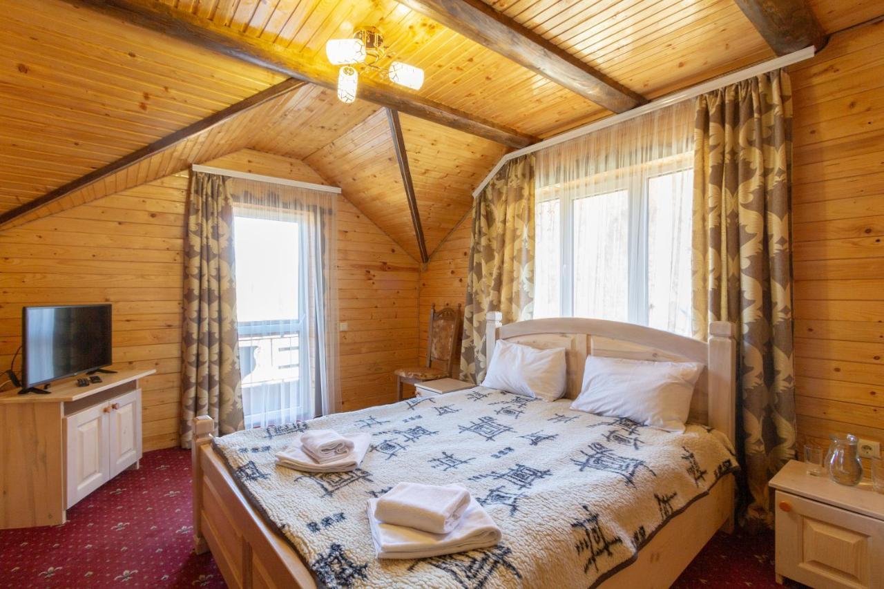 У Мар'Яни І Назара Hotel Yaremche Ngoại thất bức ảnh