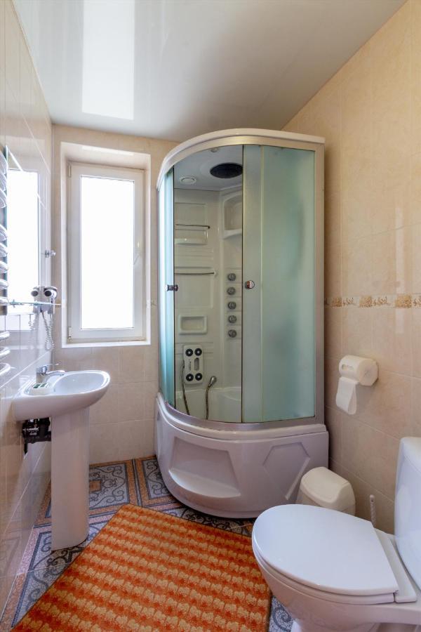 У Мар'Яни І Назара Hotel Yaremche Ngoại thất bức ảnh